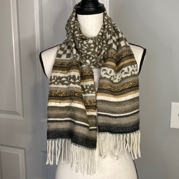 Leopard Cheetah Print Fringe Western Soft Scarf - Picture 1 of 4